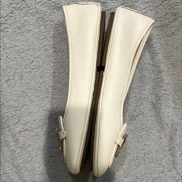New Michael Kors Cream Ballet Flats - Picture 10 of 12